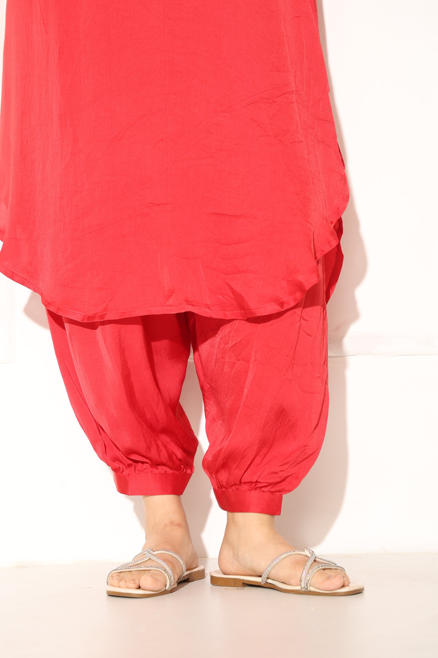 Red kaftan set with a hand embroidered yoke