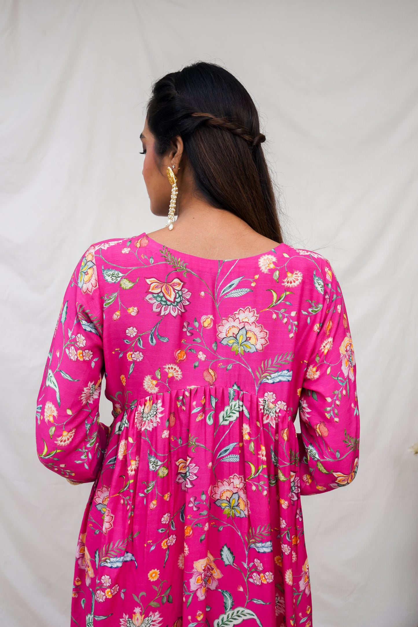 Hot pink gathered kurta, pyjama and dupatta