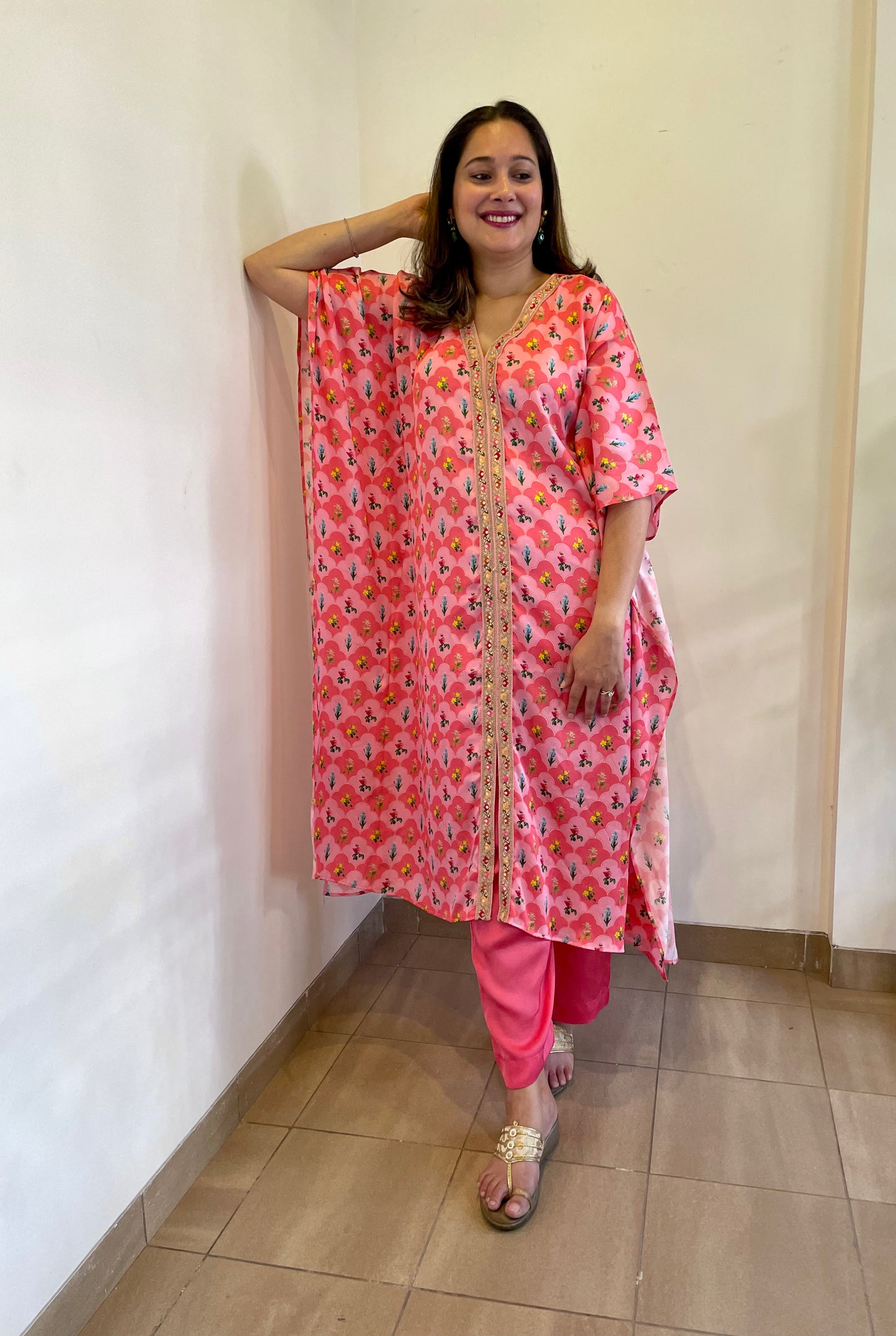 Pink floral printed kaftan set with an embellished front