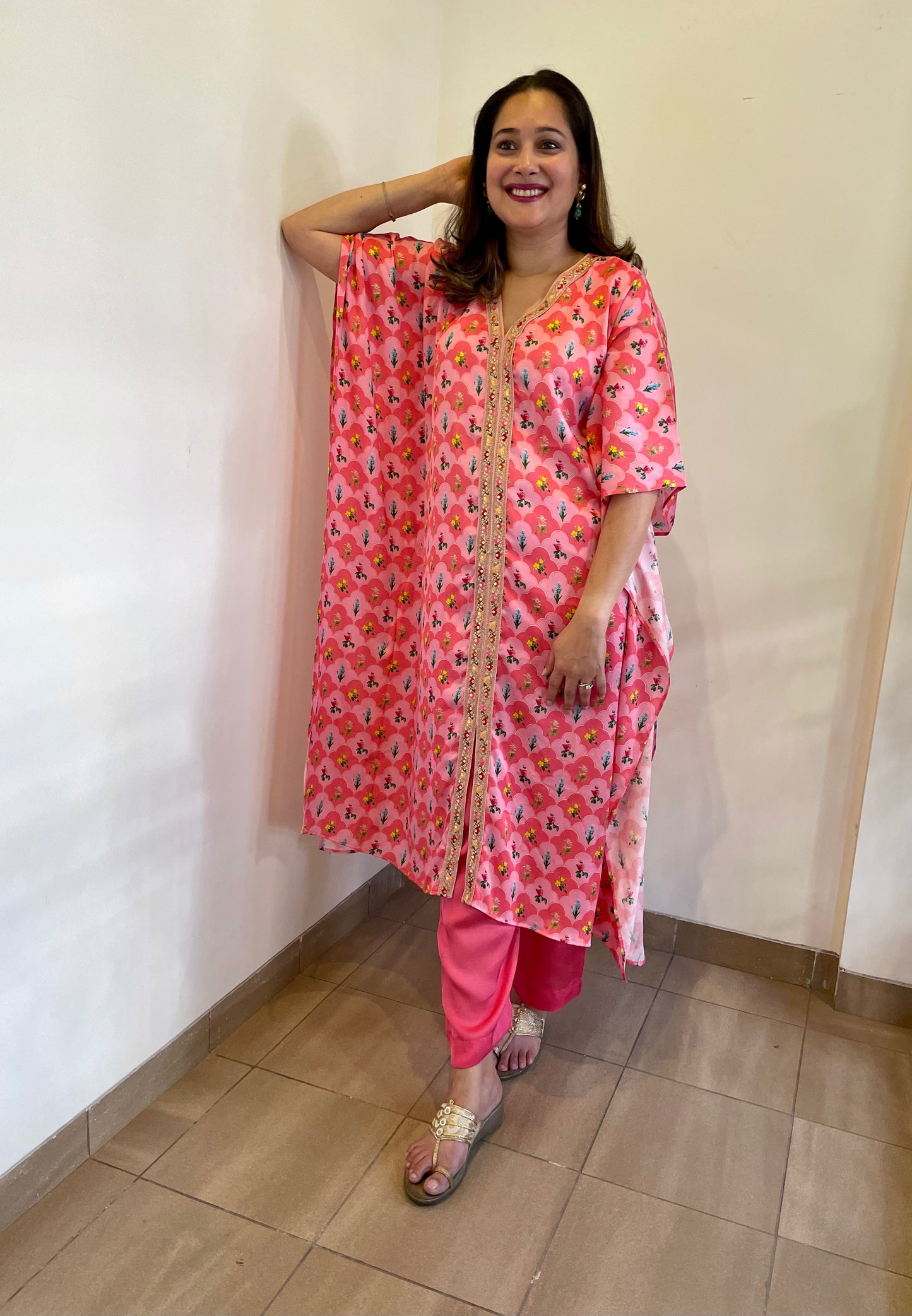 Pink floral printed kaftan set with an embellished front